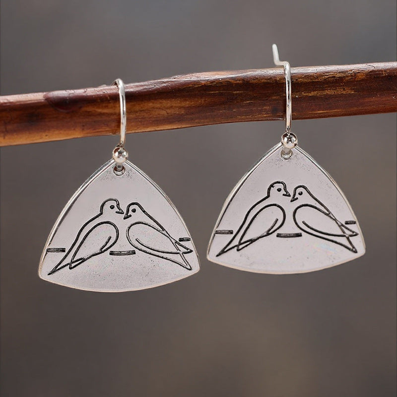 Klassinen Sormus ajattomalla viehätyksellä