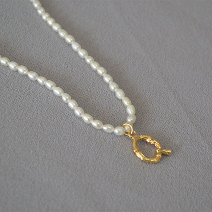 Hurmaava Helmi Kaulakoru jokaiseen tilaisuuteen