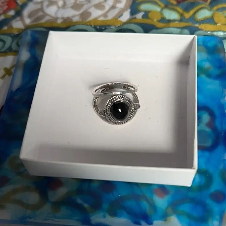 Hurmaava Sormus jokaiseen tilaisuuteen