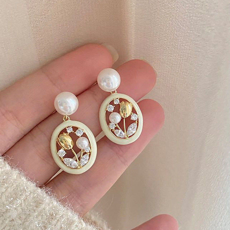 Elegantti Helmi Korvarengas jokaiseen tilaisuuteen