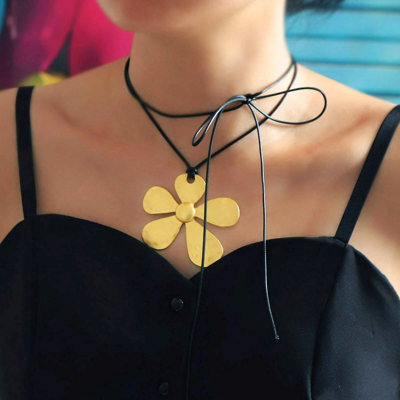 Hurmaava Kaulakoru jokaiseen tilaisuuteen