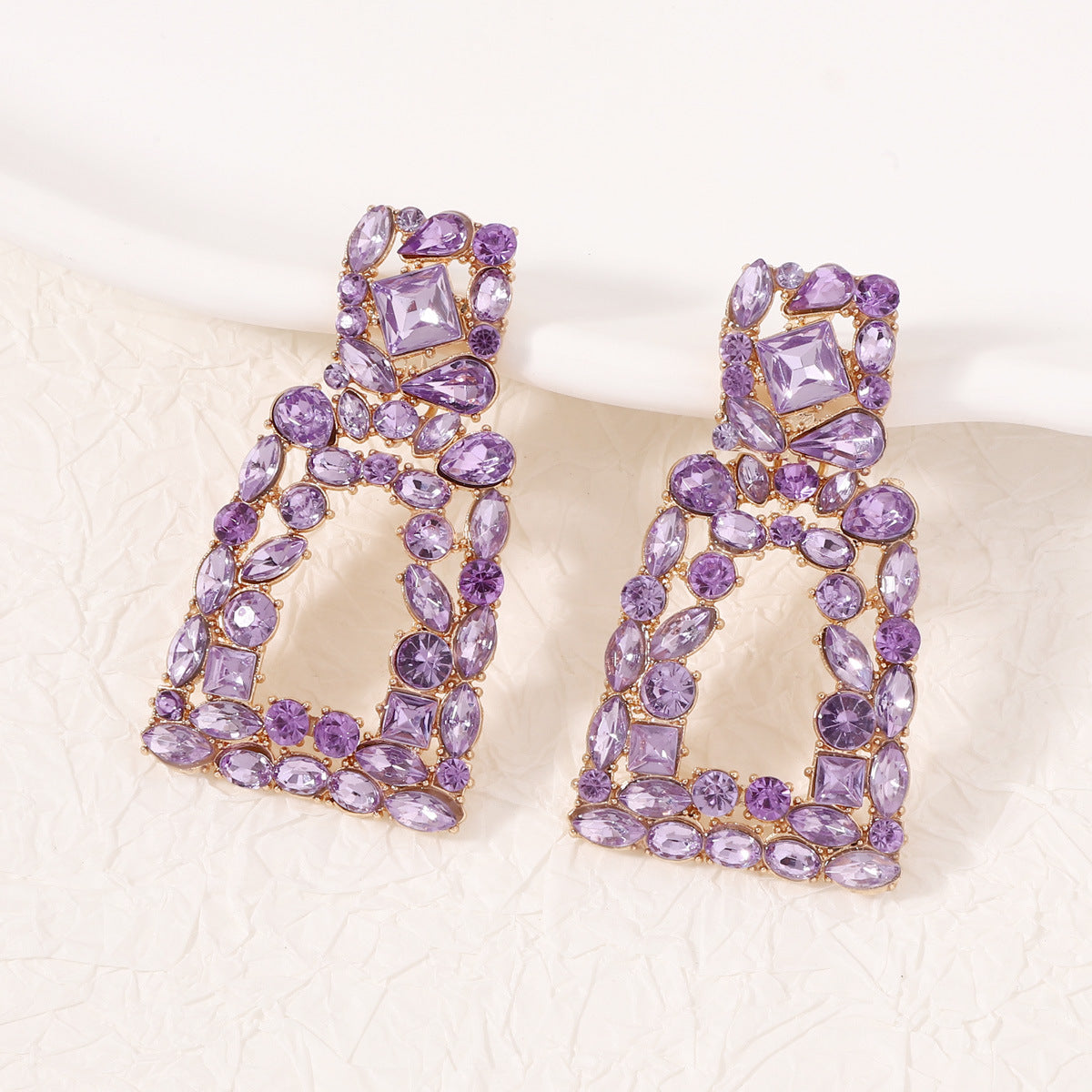 Hurmaava Korvarengas jokaiseen tilaisuuteen