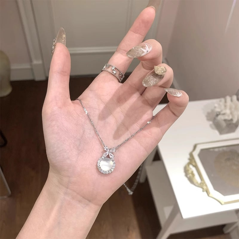 Herkkä käsityö Kaulakoru