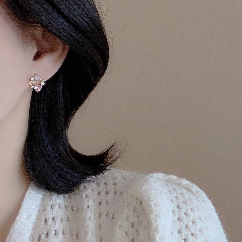 Kaunis Korvarengas ainutlaatuisella tyylillä