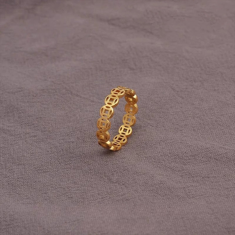 Hurmaava Sormus jokaiseen tilaisuuteen