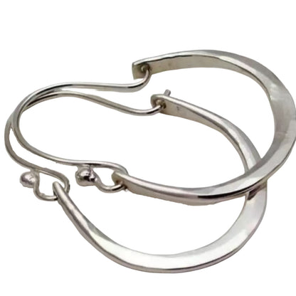 Kaunis Korvarengas ainutlaatuisella tyylillä