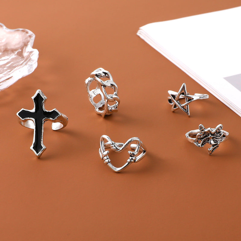 Klassinen Ketju ajattomalla viehätyksellä