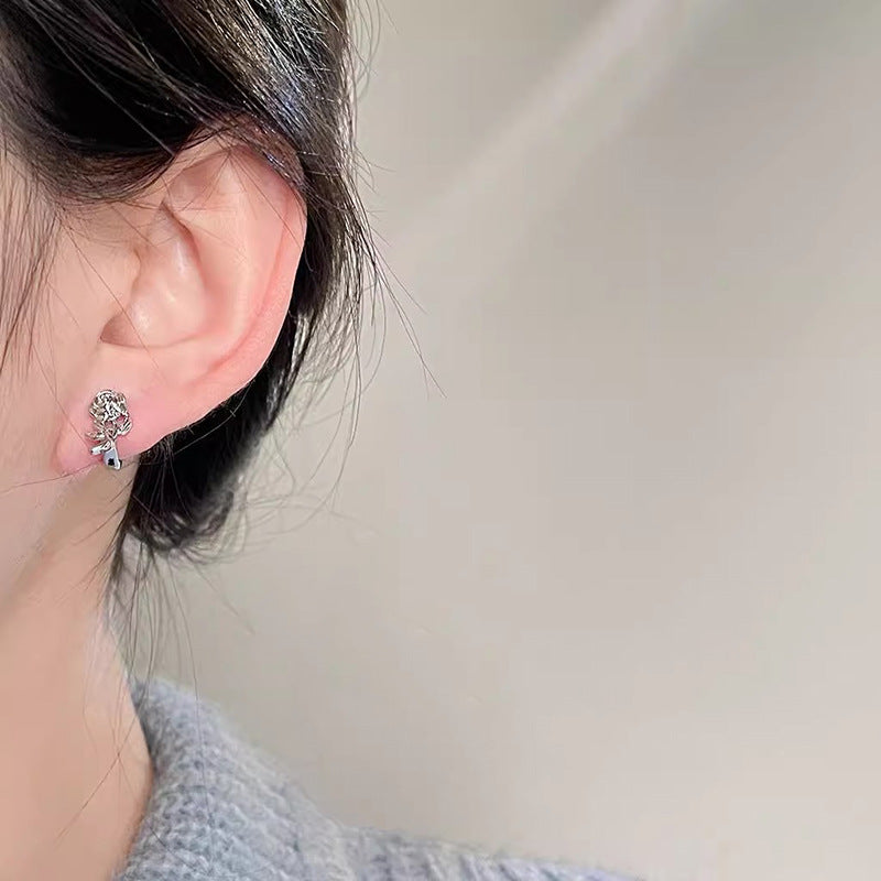 Kaunis Korvarengas ainutlaatuisella tyylillä