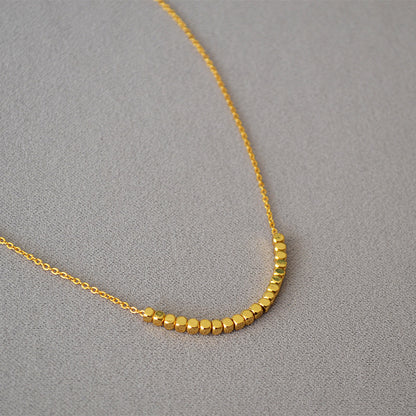Klassinen Kulta Kaulakoru ajattomalla viehätyksellä