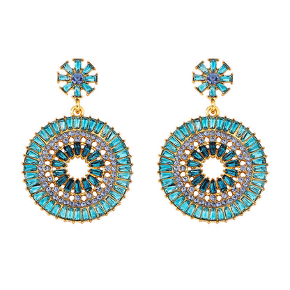 Kaunis Korvarengas ainutlaatuisella tyylillä