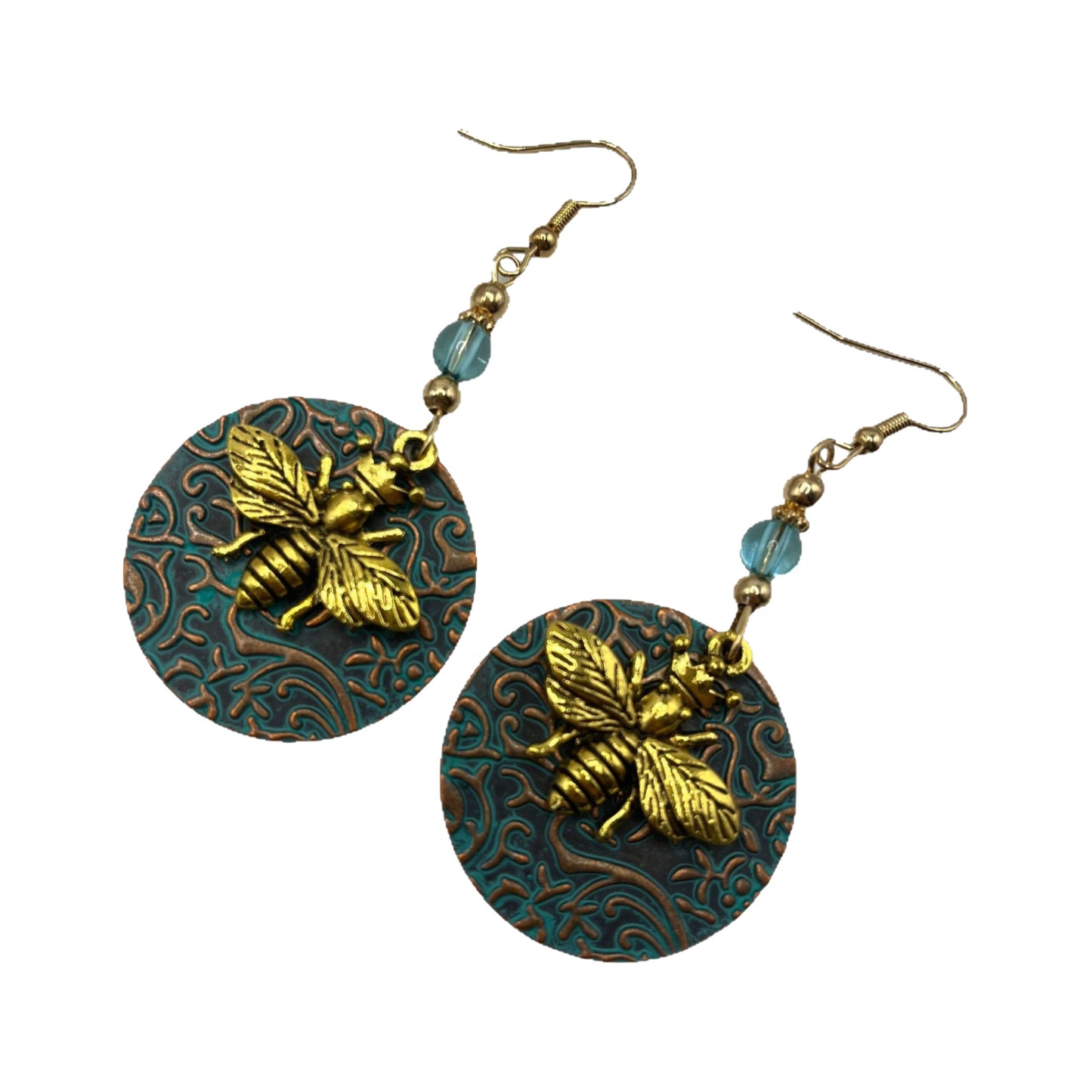 Kaunis Korvarengas ainutlaatuisella tyylillä