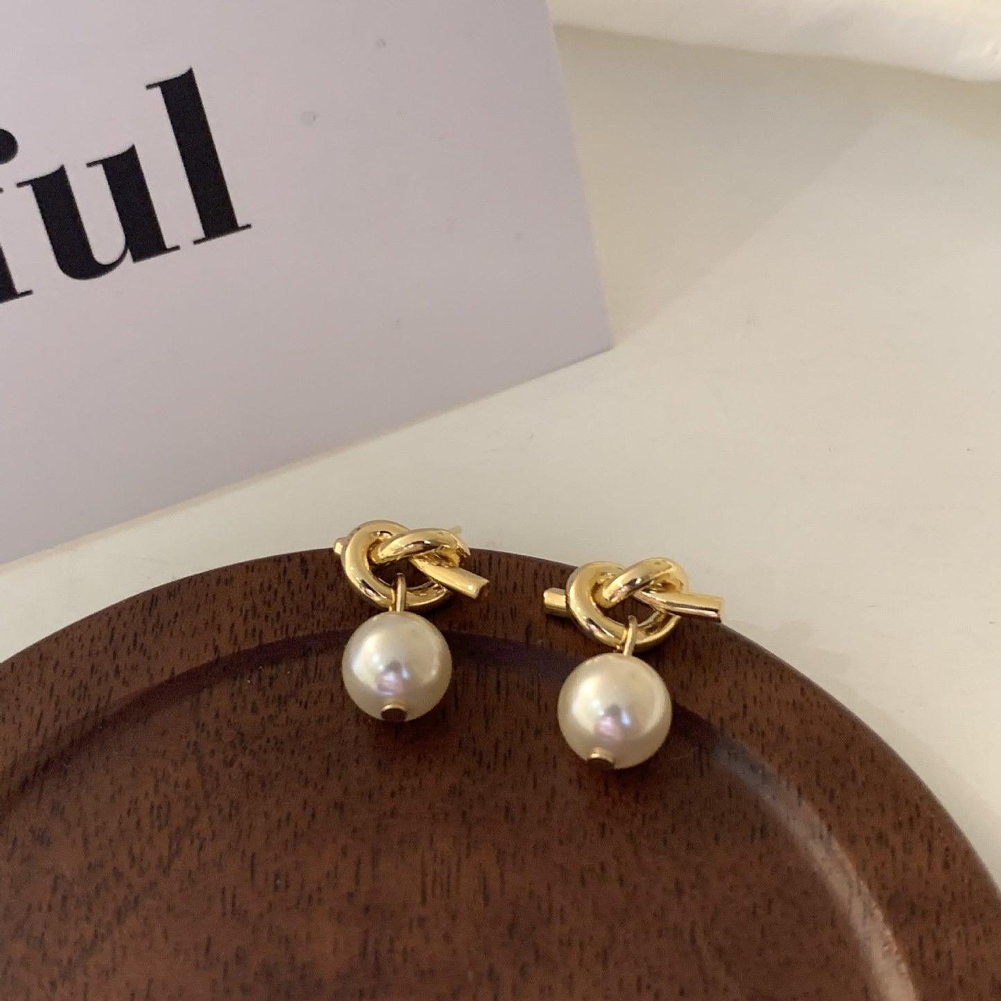 Käsintehty vintage Helmi Korvarengas