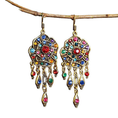 Klassinen Sormus ajattomalla viehätyksellä