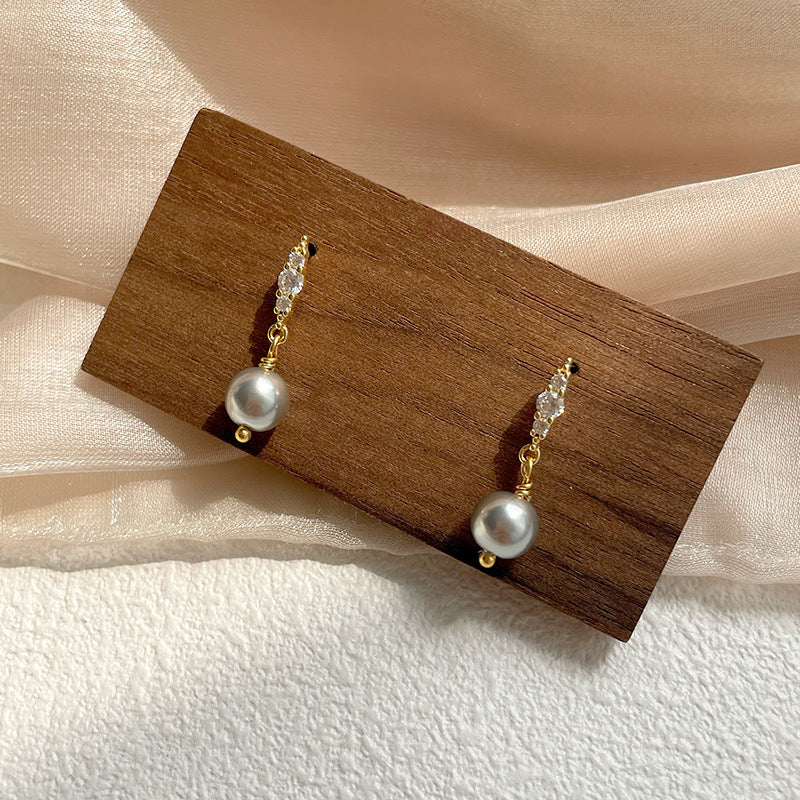 Hurmaava Helmi Korvarengas jokaiseen tilaisuuteen