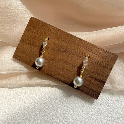 Hurmaava Helmi Korvarengas jokaiseen tilaisuuteen