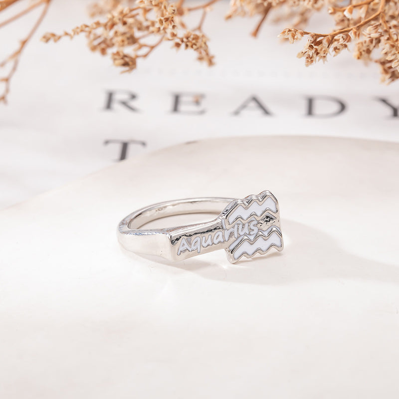 Klassinen Sormus ajattomalla viehätyksellä