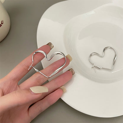 Hurmaava Hopea Korvarengas jokaiseen tilaisuuteen