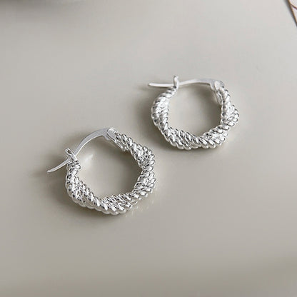 Klassinen Korvarengas ajattomalla viehätyksellä