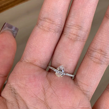 Herkkä käsityö Koru