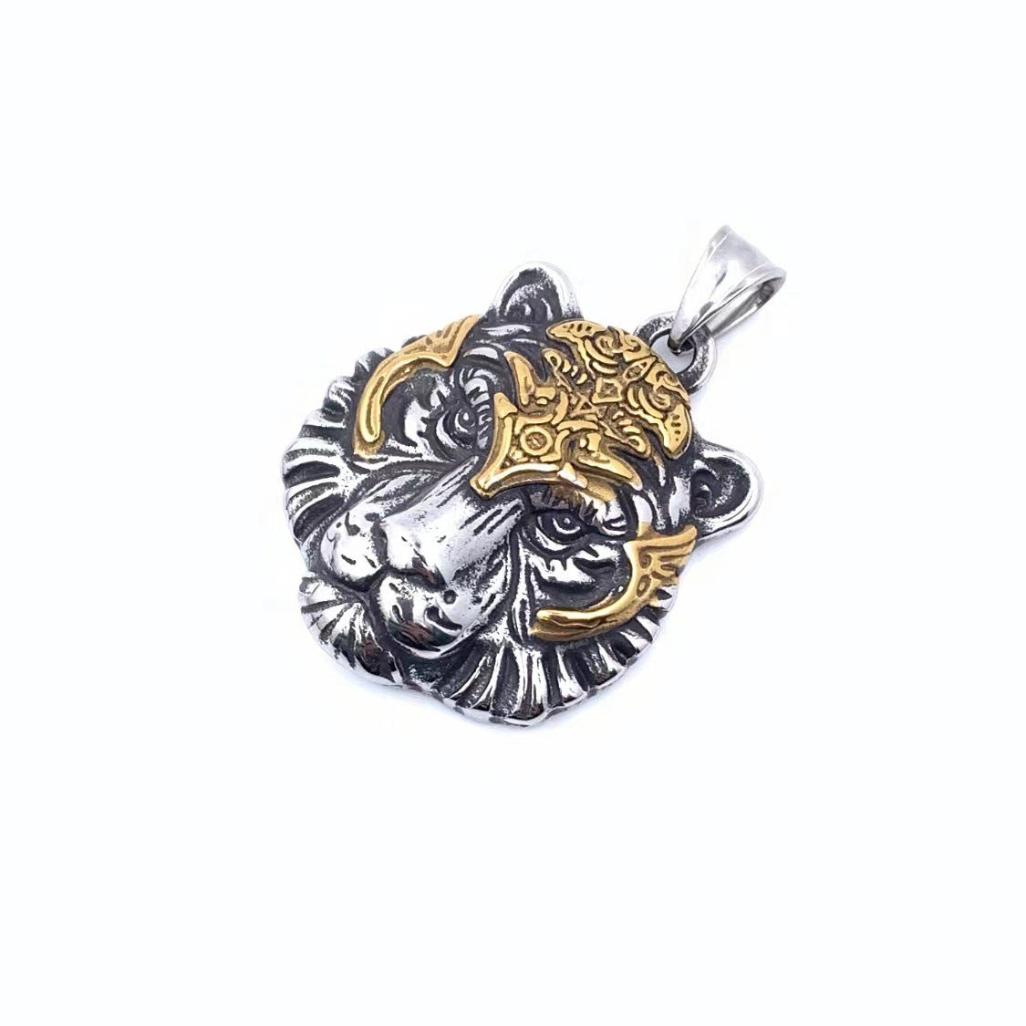 Klassinen Riipus ajattomalla viehätyksellä