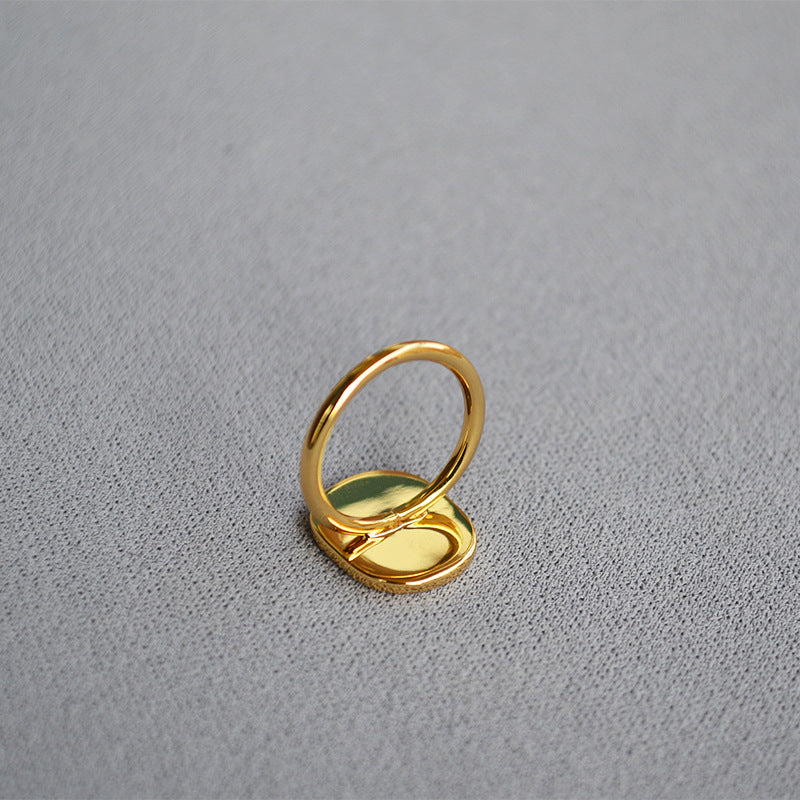 Kaunis Sormus ainutlaatuisella tyylillä