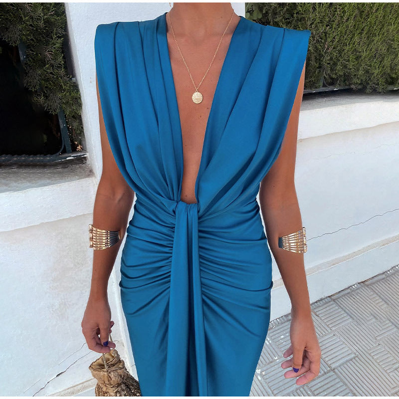 Well Tailored Dress with a Graceful Silhouette