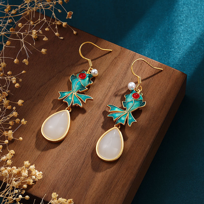 Elegantti Hopea Korvarengas jokaiseen tilaisuuteen