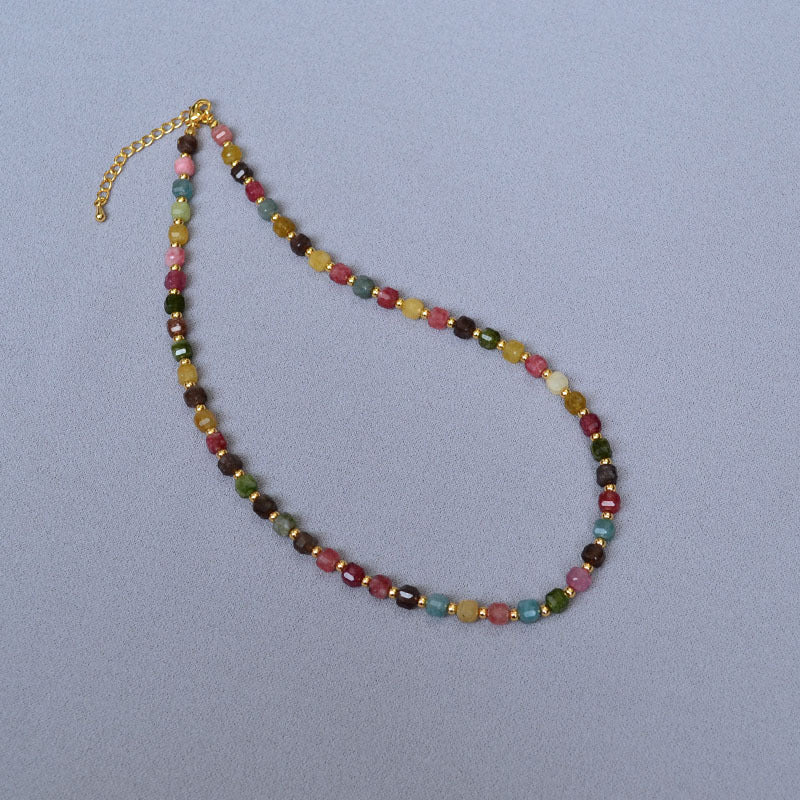 Hurmaava Kaulakoru jokaiseen tilaisuuteen