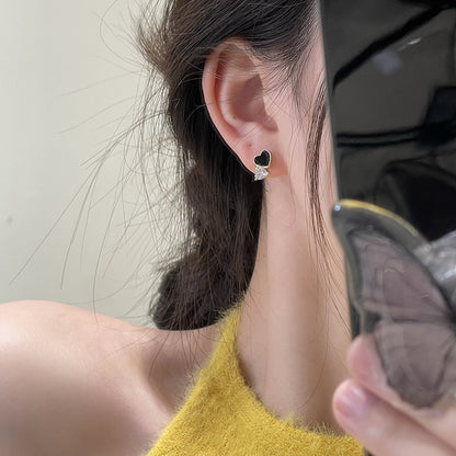 Kaunis Korvarengas ainutlaatuisella tyylillä