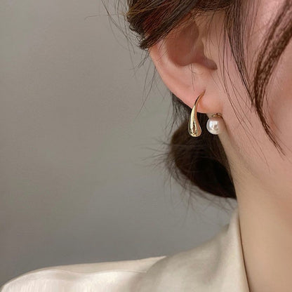 Kaunis Helmi Korvarengas ainutlaatuisella tyylillä