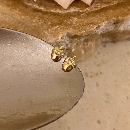 Kaunis Korvarengas ainutlaatuisella tyylillä