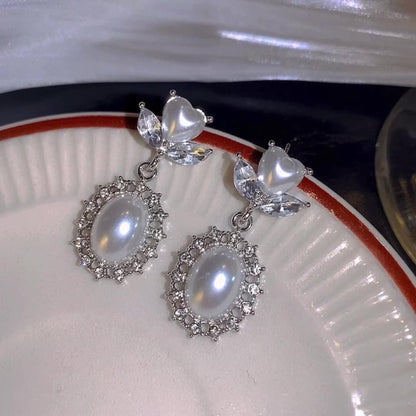 Hurmaava Helmi Korvarengas jokaiseen tilaisuuteen