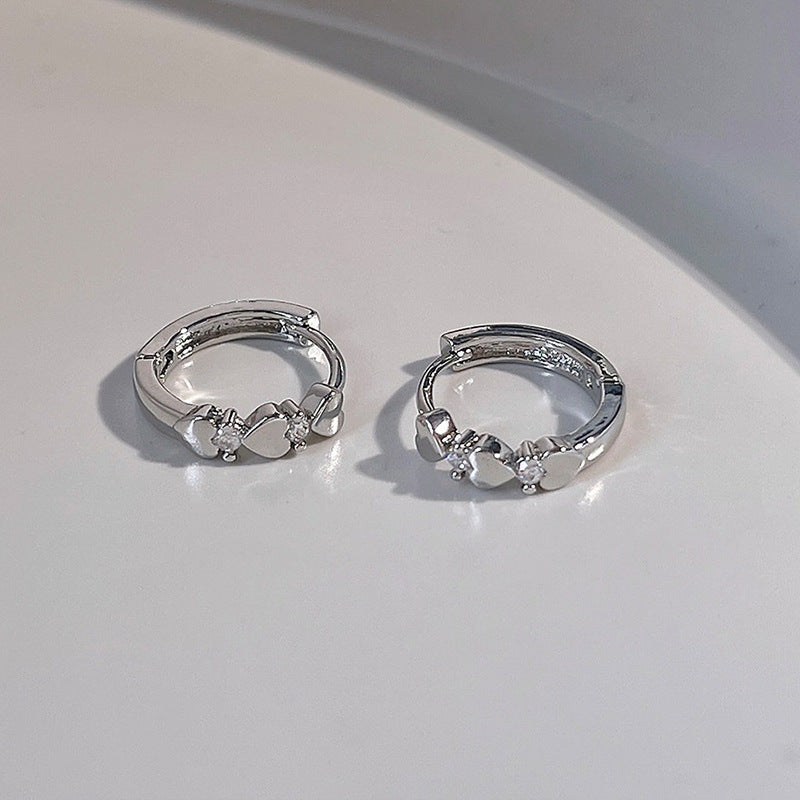 Klassinen Korvarengas ajattomalla viehätyksellä