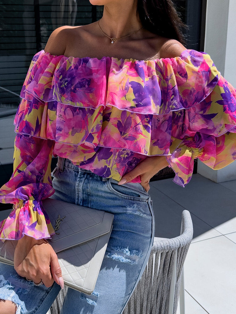 Classic Vintage Blouse with a Flattering Fit