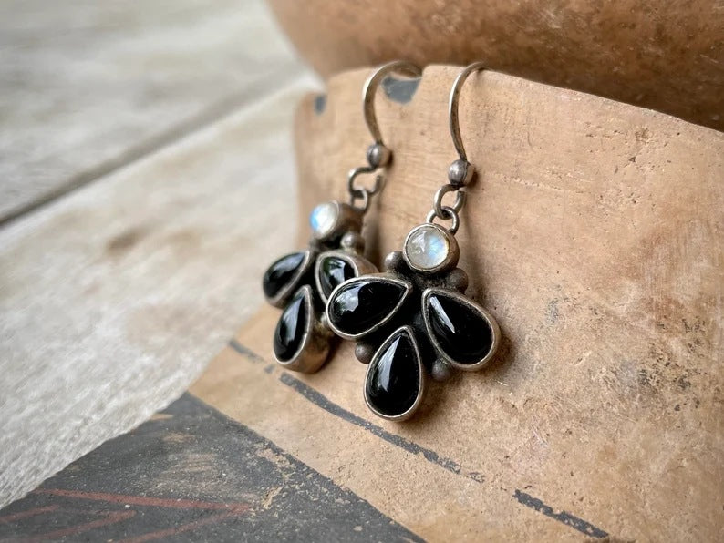 Käsintehty vintage Korvarengas