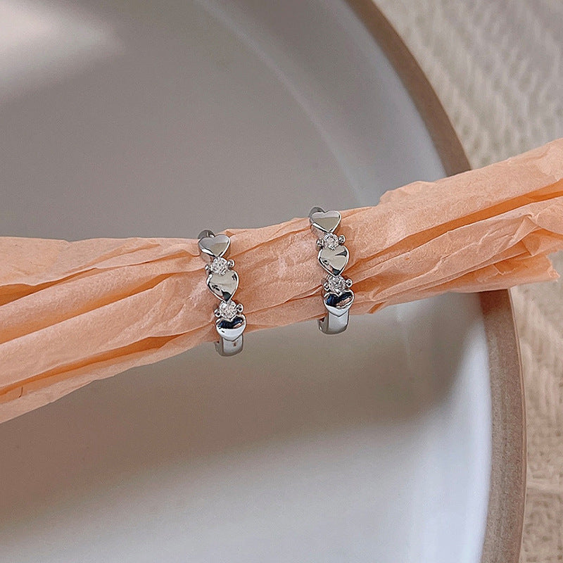 Klassinen Korvarengas ajattomalla viehätyksellä