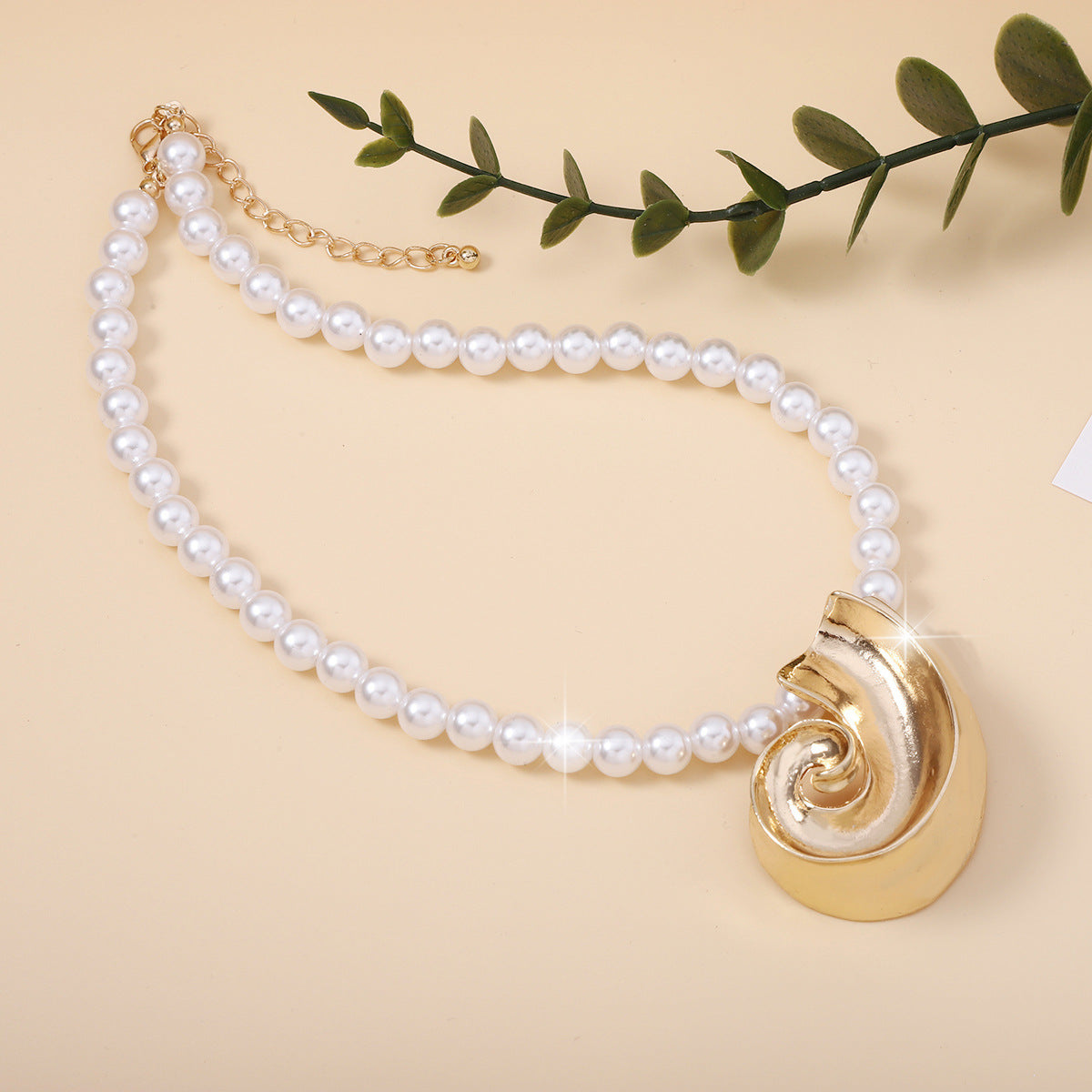 Klassinen Helmi Ketju ajattomalla viehätyksellä