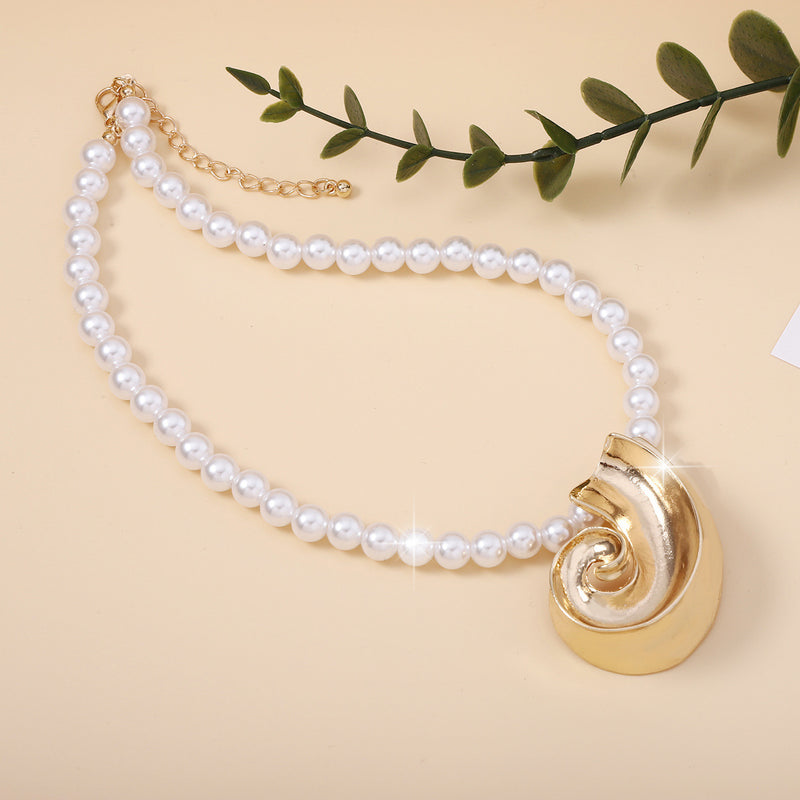 Klassinen Helmi Ketju ajattomalla viehätyksellä