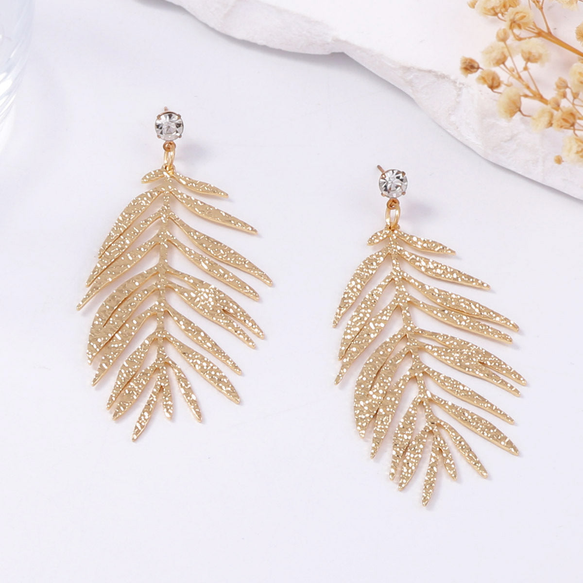 Kaunis Korvarengas ainutlaatuisella tyylillä