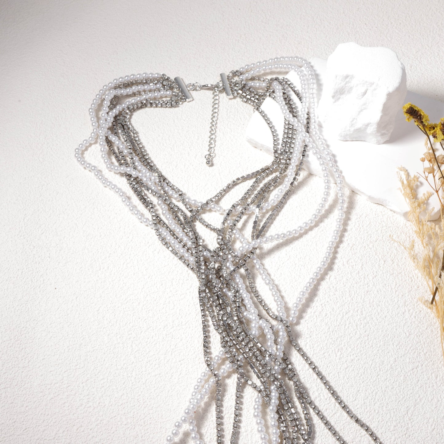 Elegantti Helmi Kaulakoru jokaiseen tilaisuuteen