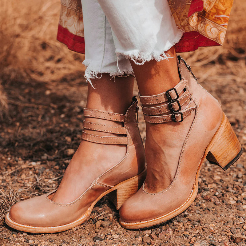 Graceful Orthopedic Shoes for Modern Look