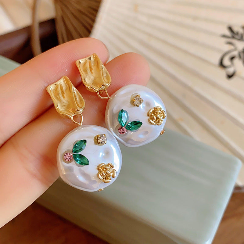 Hurmaava Helmi Korvarengas jokaiseen tilaisuuteen