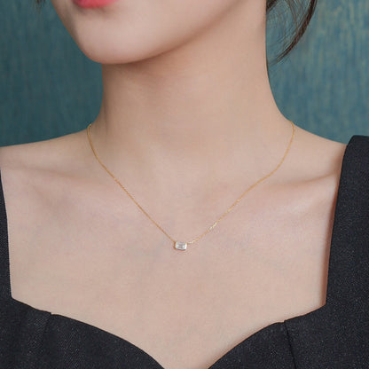 Klassinen Kaulakoru ajattomalla viehätyksellä