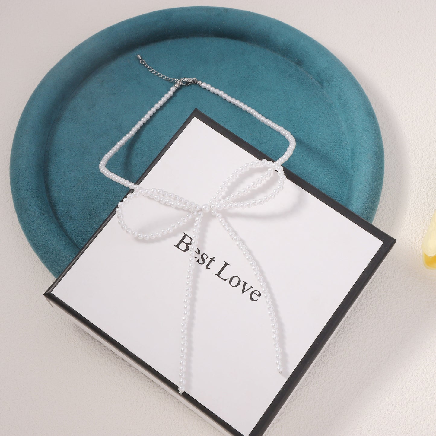 Kaunis Helmi Kaulakoru ainutlaatuisella tyylillä