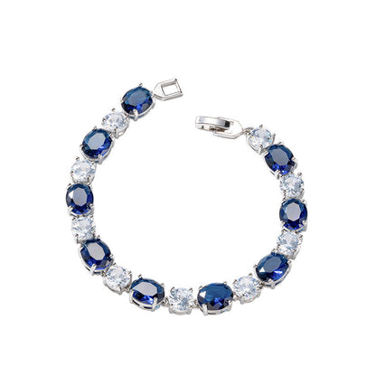 Klassinen Rannekoru ajattomalla viehätyksellä