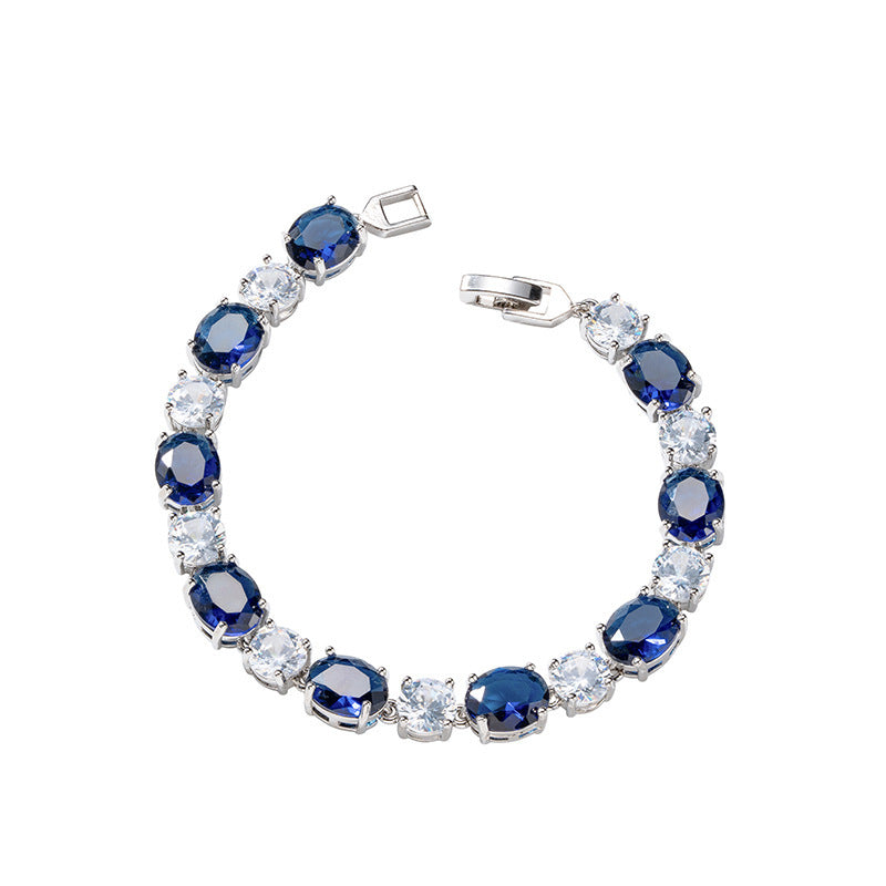 Klassinen Rannekoru ajattomalla viehätyksellä