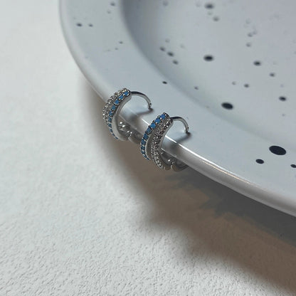 Kaunis Korvarengas ainutlaatuisella tyylillä