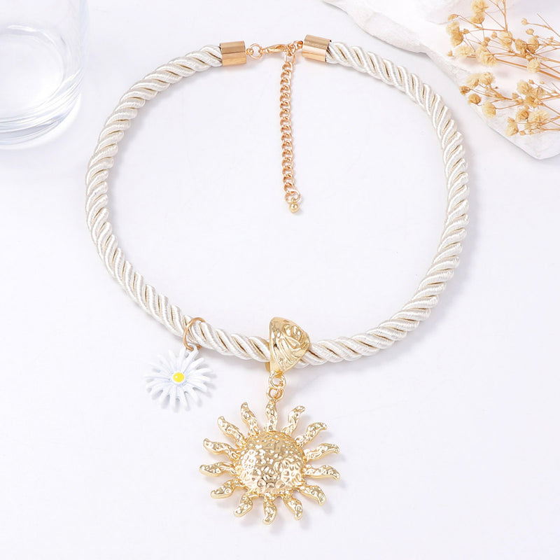 Herkkä käsityö Kaulakoru