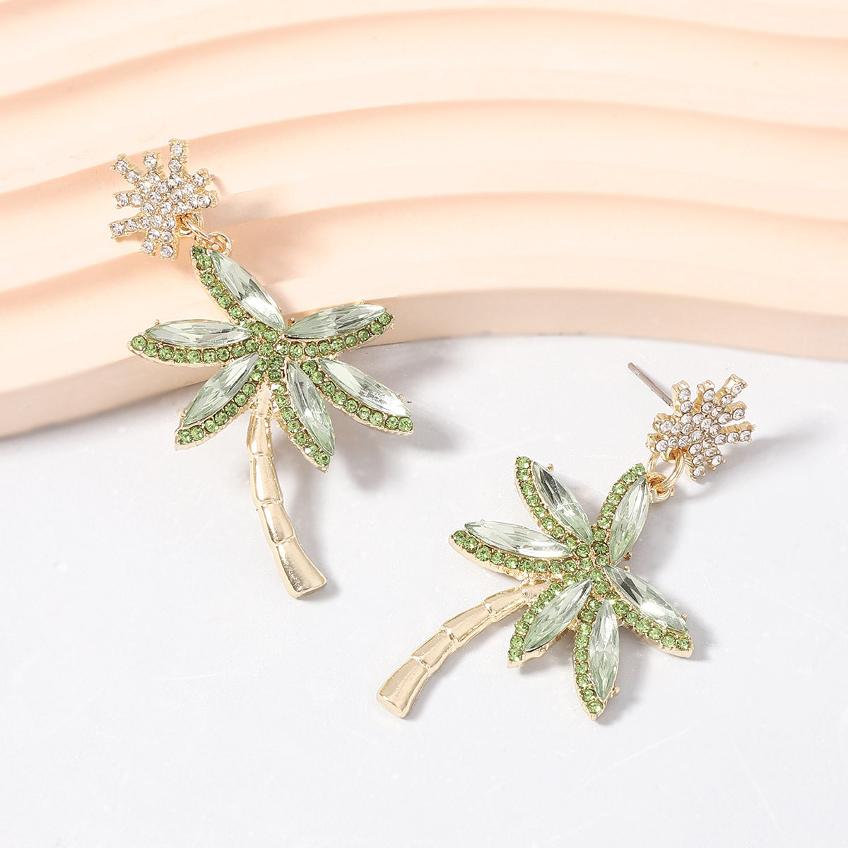 Hurmaava Korvarengas jokaiseen tilaisuuteen