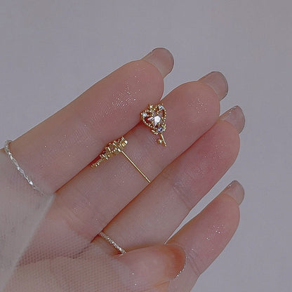 Kaunis Korvarengas ainutlaatuisella tyylillä